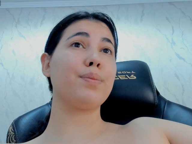 diaralan live cam on BongaCams