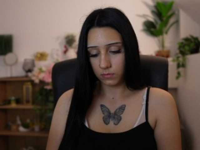 Hannabee18 live cam on BongaCams
