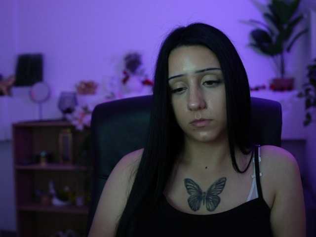 Hannabee18 live cam on BongaCams