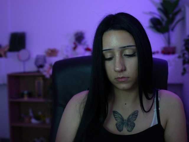 Hannabee18 live cam on BongaCams