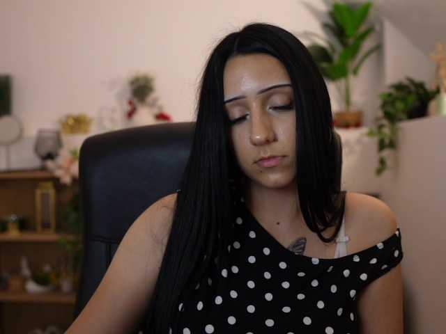 Hannabee18 live cam on BongaCams