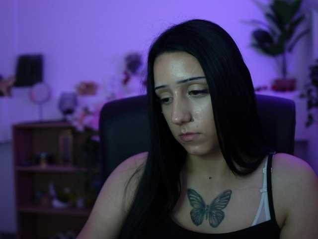 Hannabee18 live cam on BongaCams