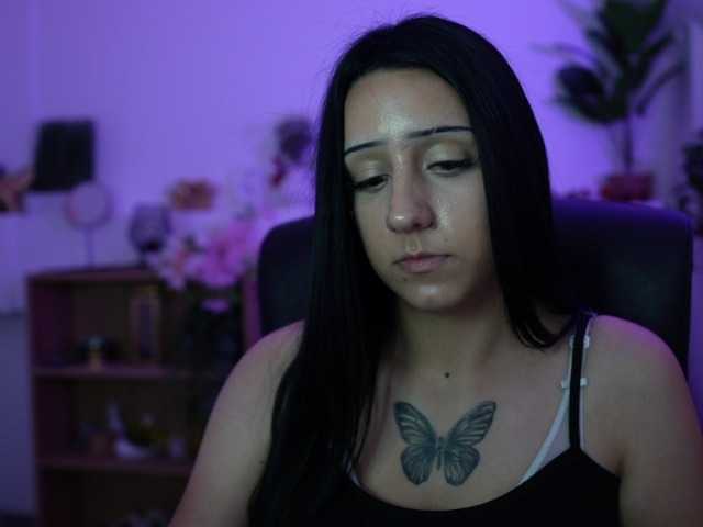 Hannabee18 live cam on BongaCams