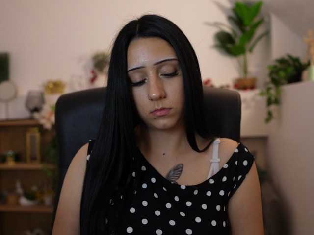 Hannabee18 live cam on BongaCams