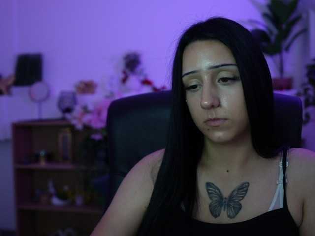 Hannabee18 live cam on BongaCams