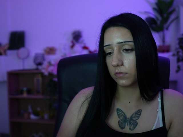 Hannabee18 live cam on BongaCams