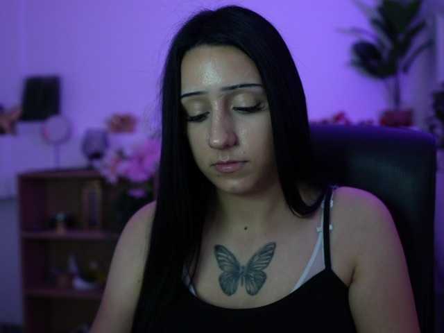 Hannabee18 live cam on BongaCams