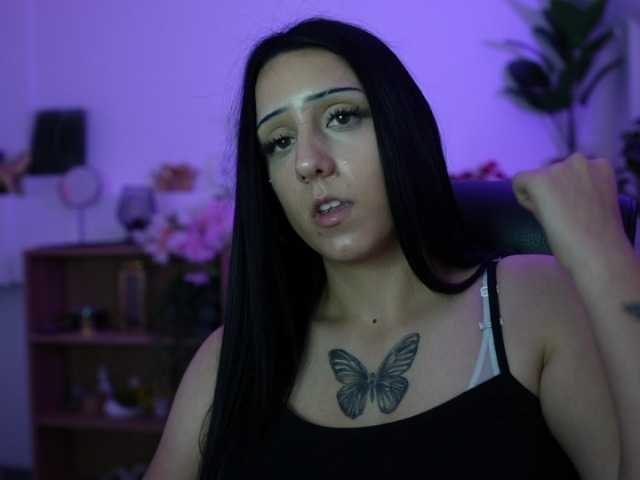 Hannabee18 live cam on BongaCams