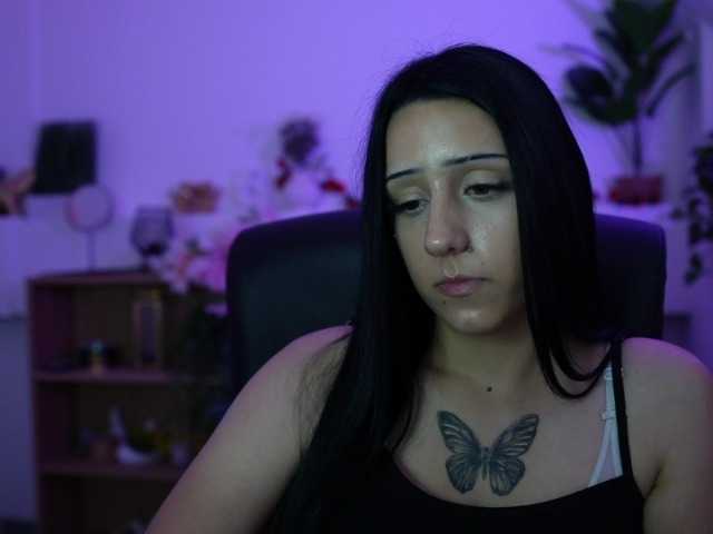 Hannabee18 live cam on BongaCams