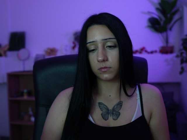 Hannabee18 live cam on BongaCams