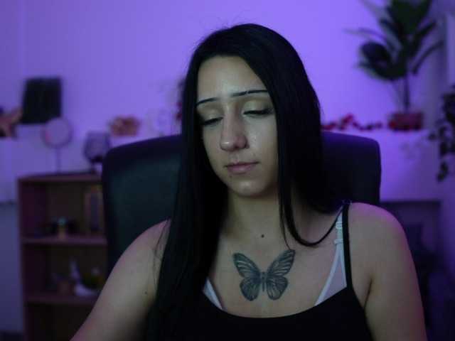 Hannabee18 live cam on BongaCams