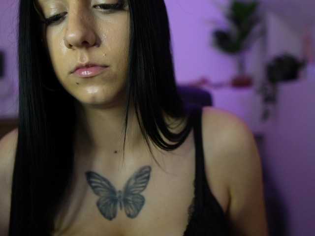 Hannabee18 live cam on BongaCams