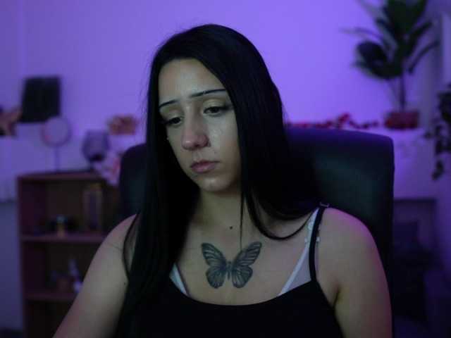 Hannabee18 live cam on BongaCams