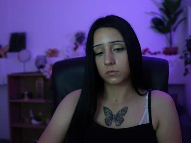 Hannabee18 live cam on BongaCams