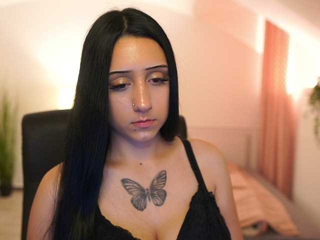 Hannabee18 live cam on BongaCams
