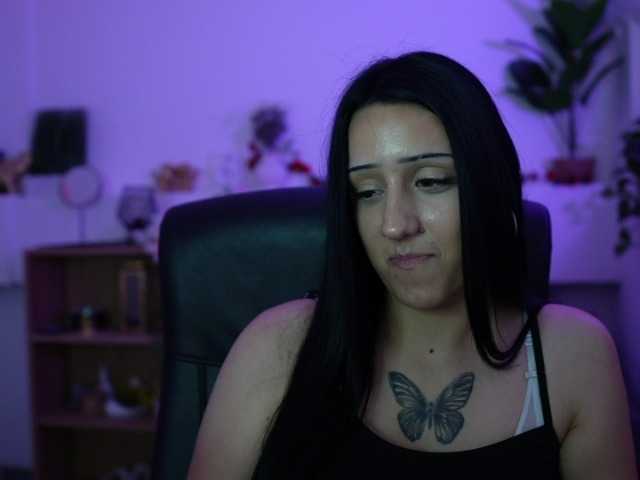 Hannabee18 live cam on BongaCams