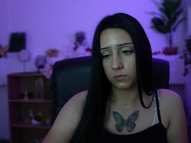 Hannabee18 live cam on BongaCams