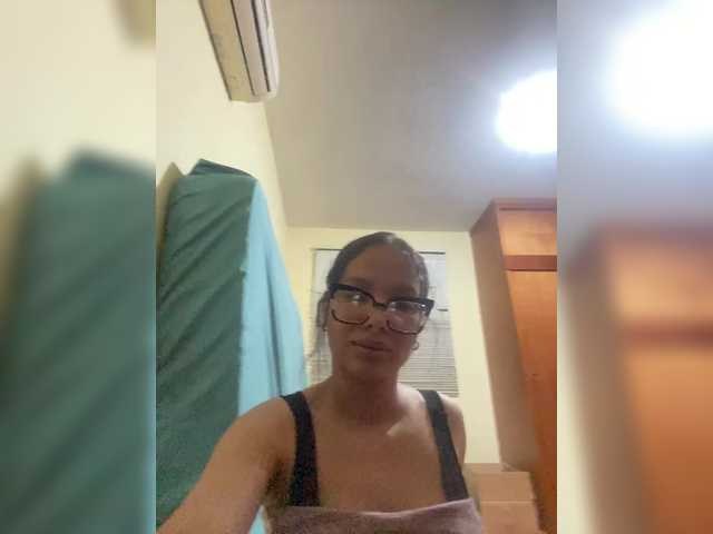 ValeryCronw — live female cam