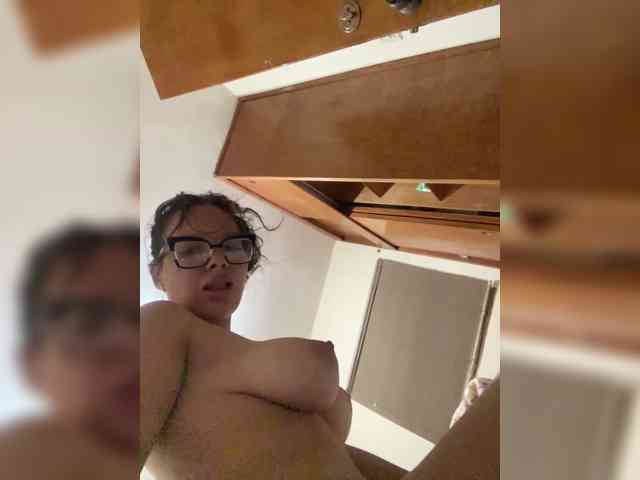ValeryCronw webcam
