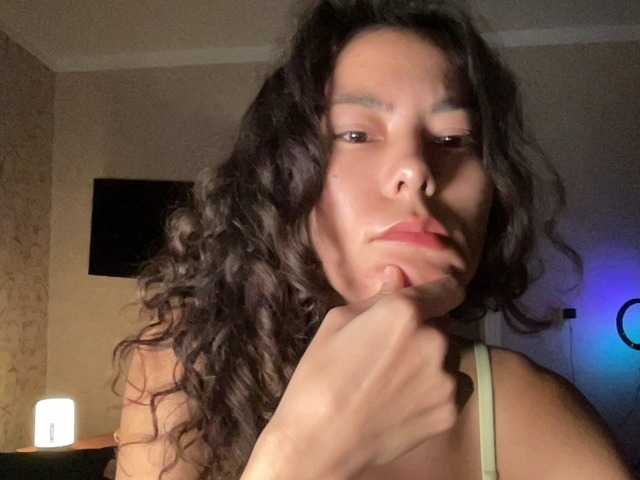 KellyAlvarez live cam on BongaCams