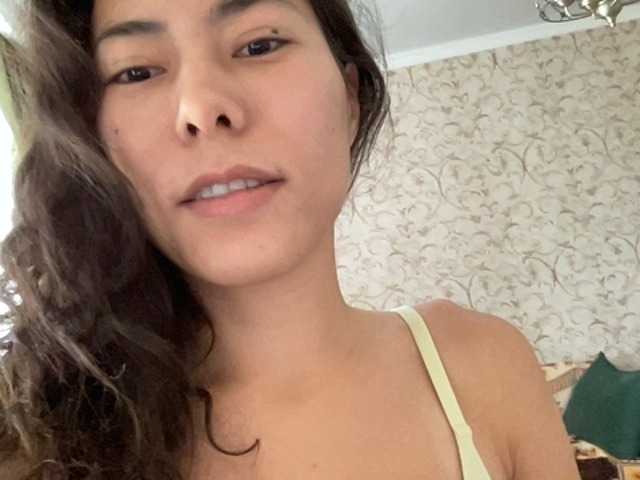 KellyAlvarez live cam on BongaCams