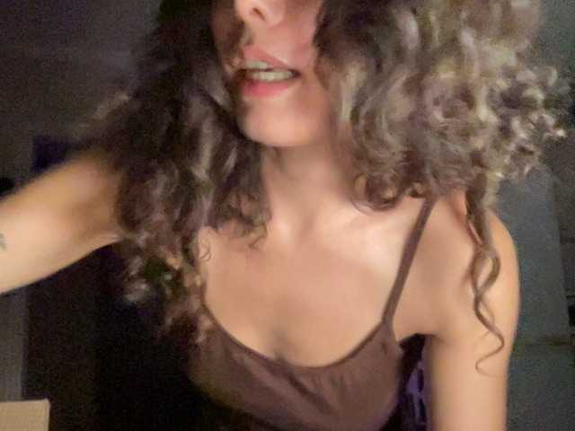 KellyAlvarez live cam on BongaCams