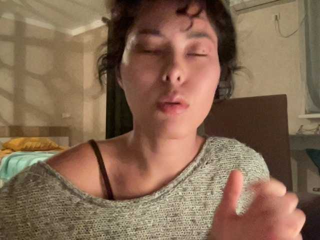 KellyAlvarez — live female cam