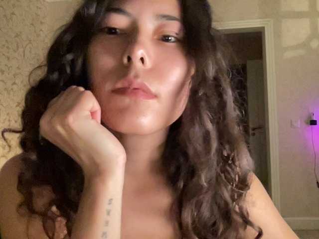 KellyAlvarez live cam on BongaCams