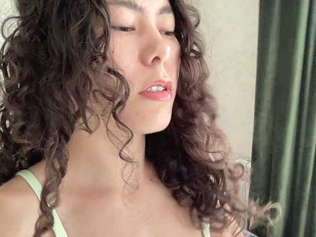 KellyAlvarez live cam preview