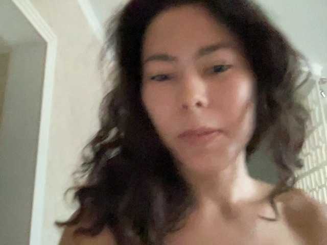 KellyAlvarez live cam on BongaCams