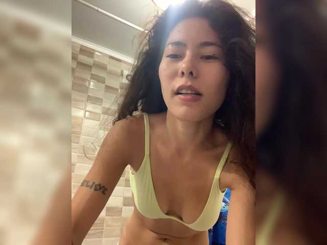 KellyAlvarez live cam preview
