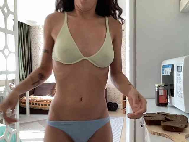 KellyAlvarez webcam