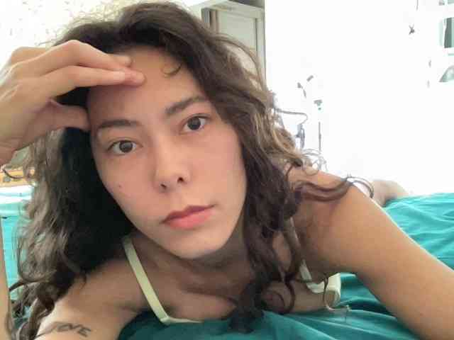 KellyAlvarez webcam