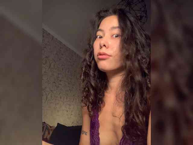 KellyAlvarez webcam