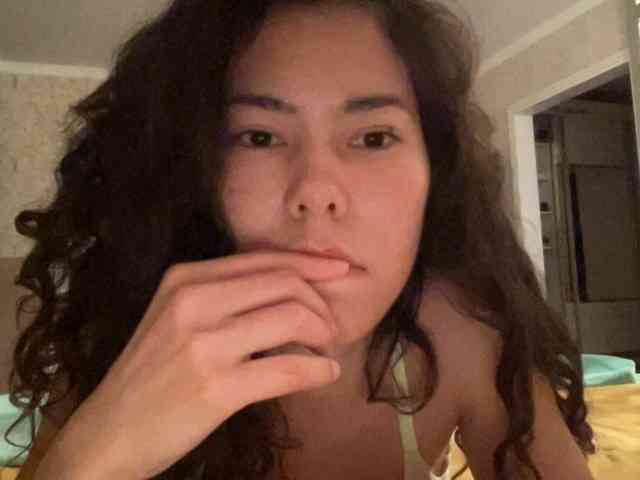 KellyAlvarez webcam