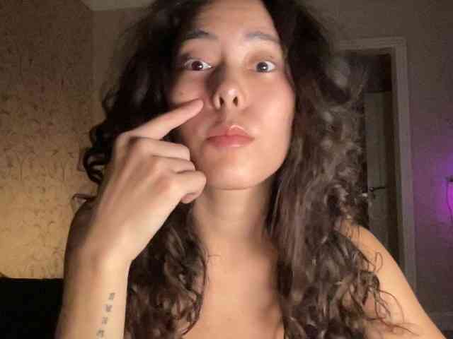 KellyAlvarez webcam