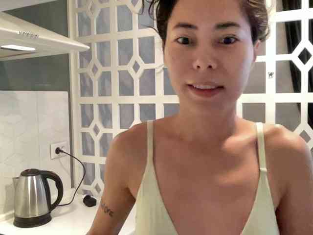 KellyAlvarez webcam