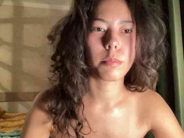 KellyAlvarez webcam