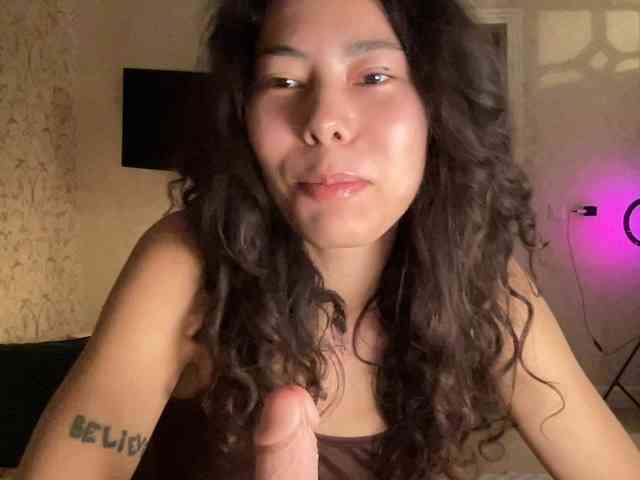 KellyAlvarez webcam