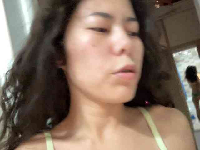 KellyAlvarez webcam