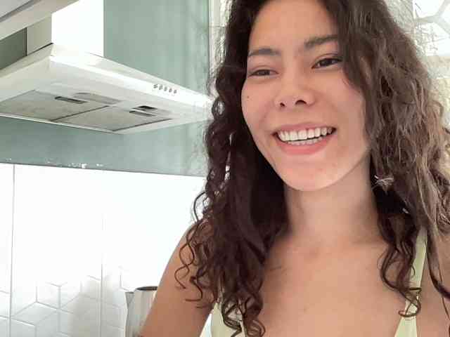 KellyAlvarez webcam