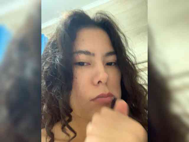KellyAlvarez webcam