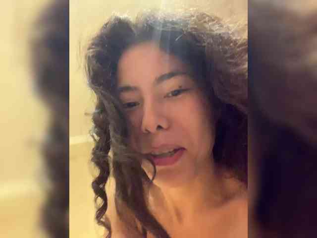 KellyAlvarez webcam