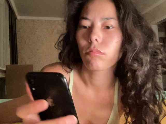 KellyAlvarez KellyAlvarez