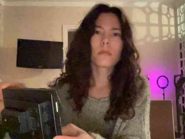 kellyalvarez's live room