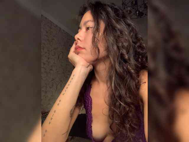 KellyAlvarez webcam