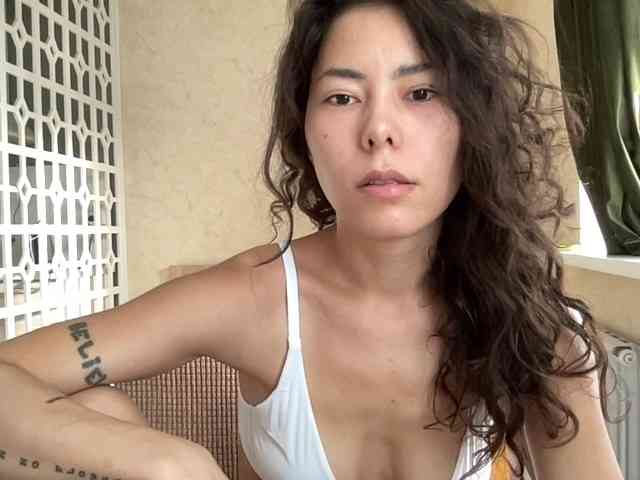 KellyAlvarez webcam