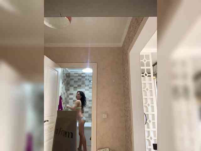 KellyAlvarez webcam