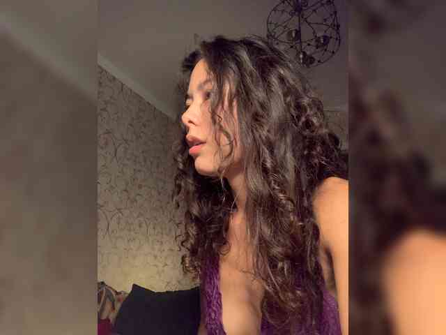 KellyAlvarez webcam