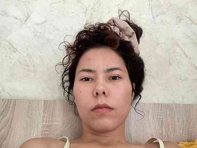KellyAlvarez webcam